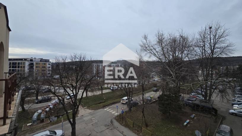 Четиристаен апартамент за продажба в кв. Изток, Перник