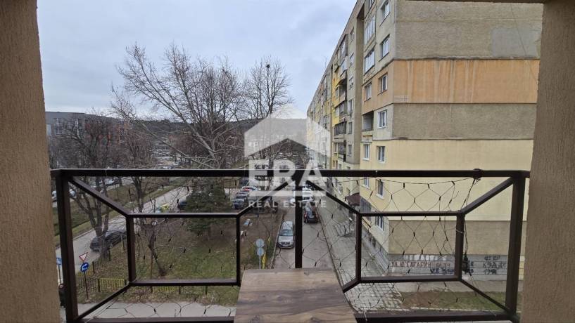 Четиристаен апартамент за продажба в кв. Изток, Перник