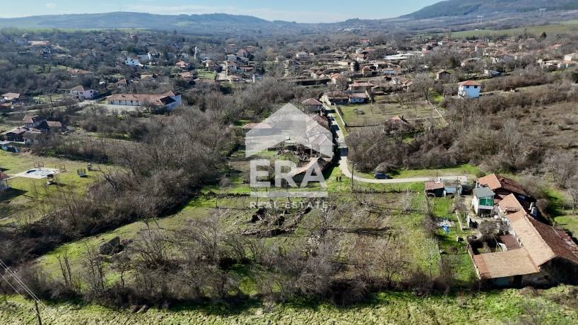 Парцел във високата част на с. Церова кория, общ. В. Търново