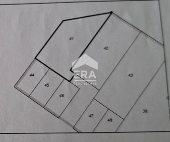 ЕРА Фаворит продава ЕКСКЛУЗИВНО търговско помещение
