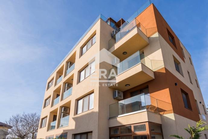 Двустаен обзаведен апартамент за продажба, със собствен двор/веранда, в нова сграда, м-т Горна Трака, Варна