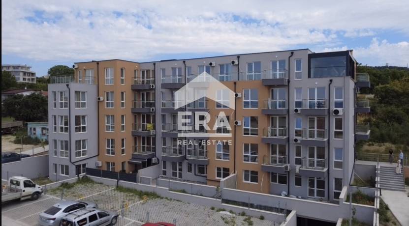 Двустаен апартамент за продажба с градска панорама, завършен до ключ, местност Пчелина, Варна