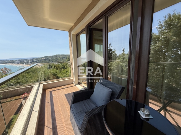 Тристаен апартамент за продажба в Ален мак, област Варна