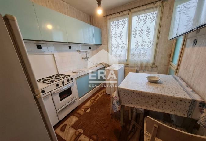 ЕКСКЛУЗИВНО! ЕРА ДРЪСТЪР предлага за продажба тристаен тухлен апартамент в близост до бензиностанция ''OMV'' - гр. Силистра!