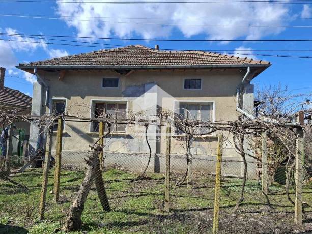 ЕКСКЛУЗИВНО! ЕРА ПЛЕВЕН СИТИ предлага къща за продажба в с. Деков, общ. Белене, обл. Плевен