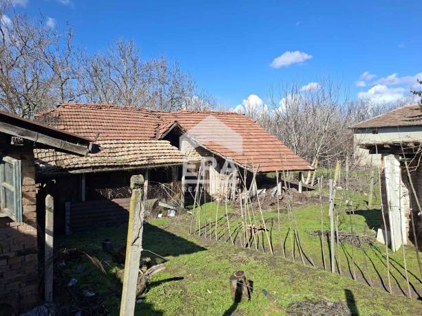 ЕКСКЛУЗИВНО! ЕРА ПЛЕВЕН СИТИ предлага къща за продажба в с. Деков, общ. Белене, обл. Плевен
