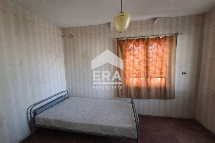ЕКСКЛУЗИВНО! ЕРА ПЛЕВЕН СИТИ предлага къща за продажба в с. Деков, общ. Белене, обл. Плевен