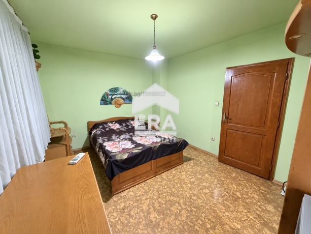 Тристаен апартамент за продажба в кв. Училищни, Хасково
