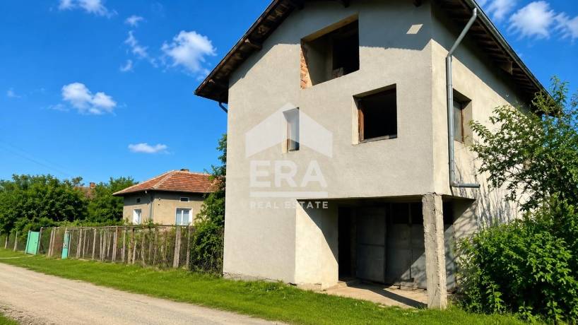 ЕКСКЛУЗИВНО! ЕРА ПЛЕВЕН СИТИ предлага къща за продажба в с. Любеново, общ. Никопол, обл. Плевен
