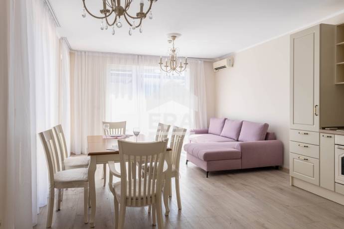 Прекрасна двуспална вила с голям двор в комплекс Harmony Hills.