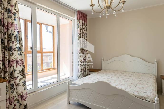 Прекрасна двуспална вила с голям двор в комплекс Harmony Hills.