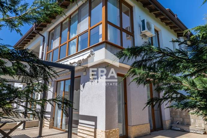 Редова къща за продажба в с. Рогачево, област Добрич