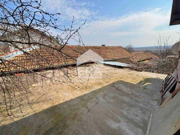 Къща за продажба в с. Мараш, област Шумен