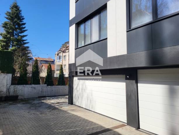 Тристаен апартамент за продажба в кв. Редута, София