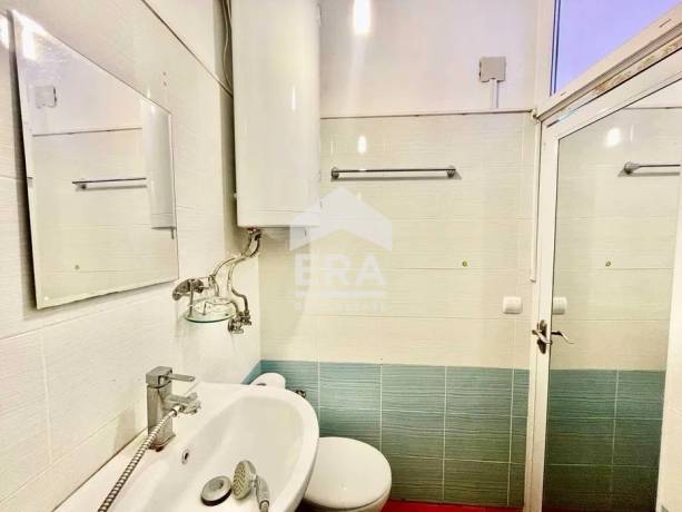 Тристаен апартамент за продажба в кв. Галата, гр. Варна