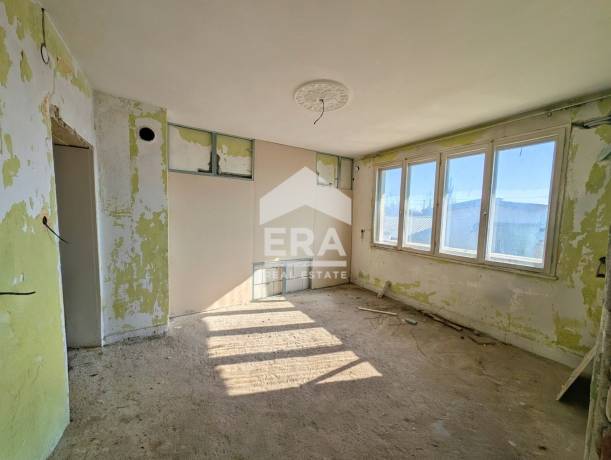 ЕКСКЛУЗИВНО! Многостаен апартамент за продажба кв. Басейна, гр. Шумен