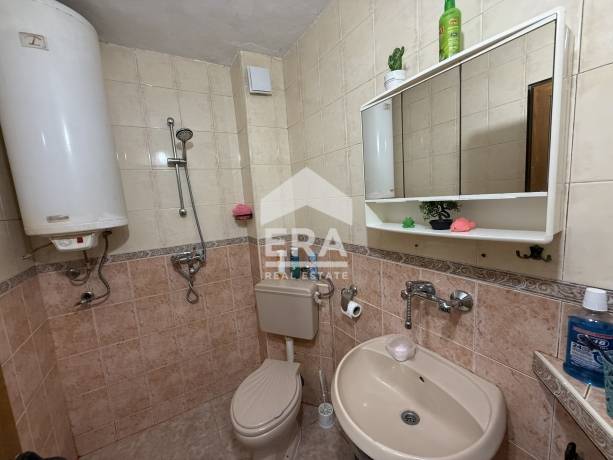 Двустаен апартамент за продажба в кв. Колхозен пазар, Варна