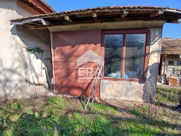 ЕРА МАКС продава къща в с.Роза