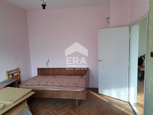 Тристаен апартамент за продажба в Димитровград, област Хасково