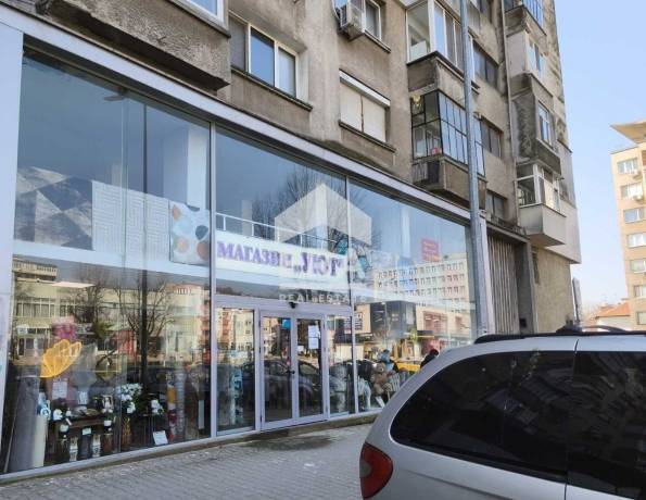 Бизнес имот под наем в Център, Ямбол