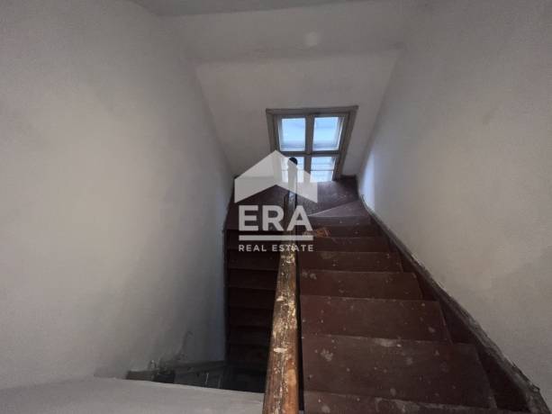 Етаж от къща за продажба в Център, Велико Търново