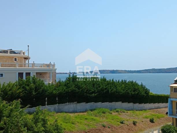 Тристаен апартамент с морска гледка в град Черноморец, к-с Св. Никола