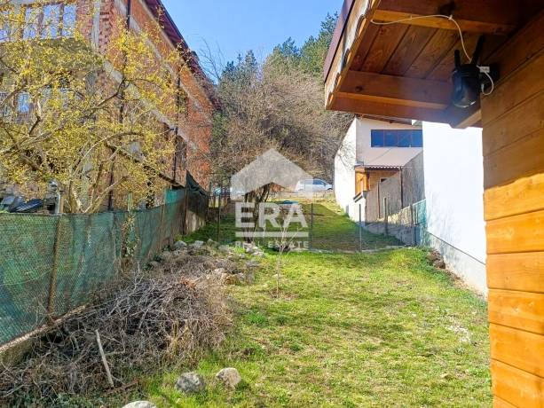 ERA Младост предлага урегулиран парцел за продажбас лице на асфалтирана улица в с. Панчарево.