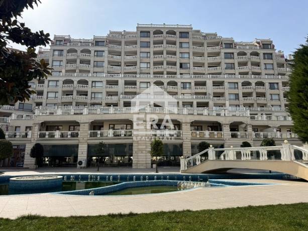 Двустаен обзаведен апартамент за продажба в луксозен апарт комплекс с морска панорама, район Аспарухово, Варна
