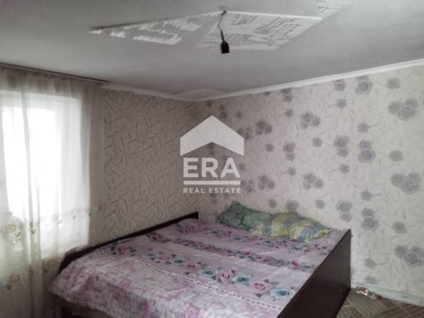 Едноетажна къща в село Гарваново