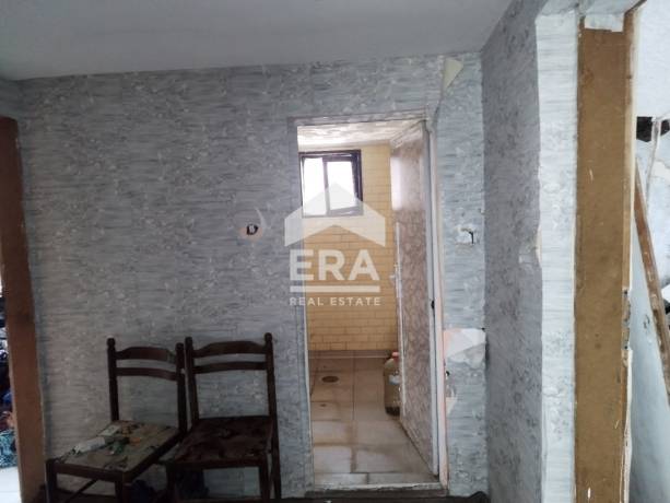 Едноетажна къща в село Гарваново