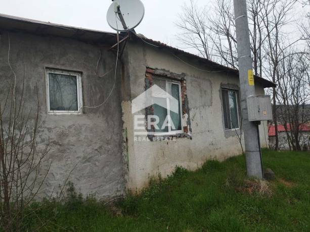 Едноетажна къща в село Гарваново