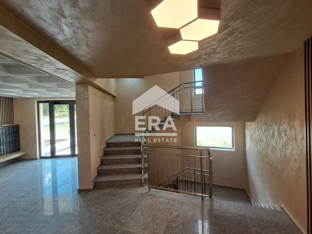 Двустаен апартамент за продажба в к.к. Св. св. Константин и Елена, Варна