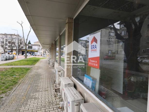ЕРА МАКС продава магазин в ТОП център