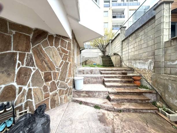 Редова къща за продажба в кв. Бриз, Варна