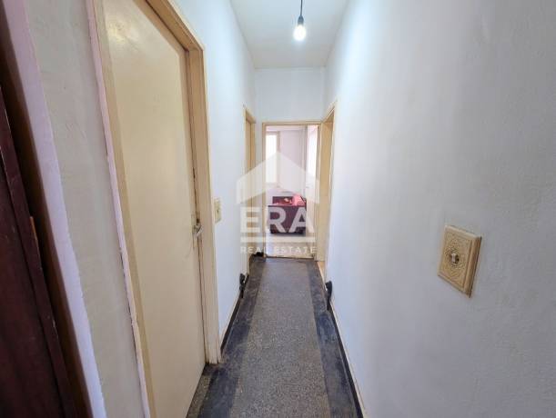 Тристаен апартамемент за продажба кв. Пети полк, гр. Шумен