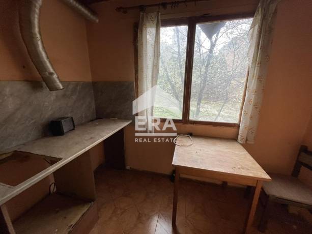 Тристаен панелен апартамент за продажба, с източно изложение, в кв. Младост 1, Варна, в близост до Mr. Bricolage, Билла и Лидл