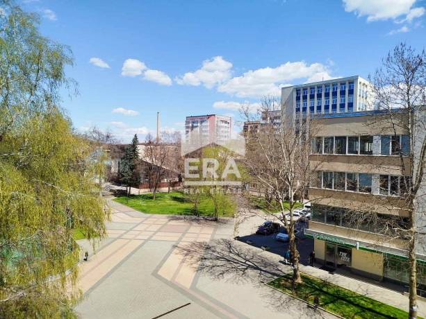 Тристаен апартамент за продажба в Център, Ловеч