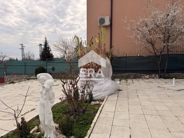 Бизнес имот под наем в м-т Акчелар, Варна