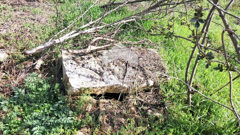 Ексклузивен, урегулиран поземлен имот за продажба, с малка постройка, ток и вода, в центъра на с. Доброплодно, общ. Ветрино, обл. Варна