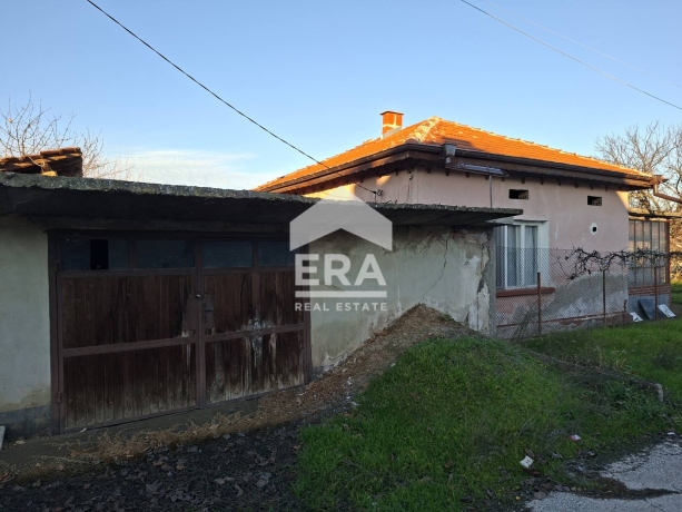ЕКСКЛУЗИВНО! ЕРА ПЛЕВЕН СИТИ предлага къща за продажба в гр. Долна Митрополия