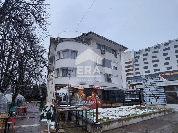 ЕРА МАКС продава работещ РЕСТОРАНТ срещу МОЛ Ямбол