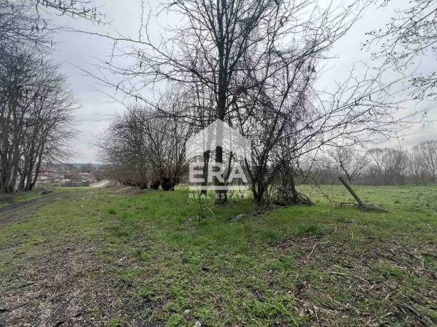 Парцел в регулация в гр. Дебелец