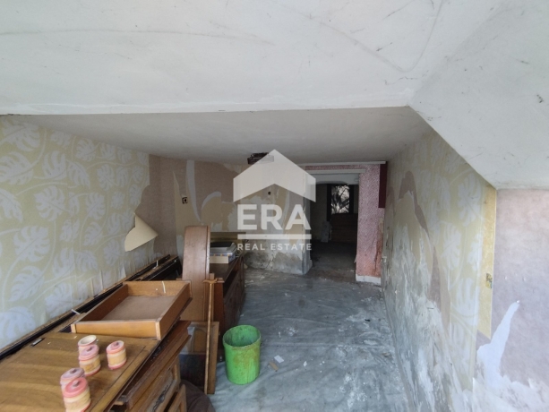 Бизнес имот за продажба в кв. Училищни, Хасково