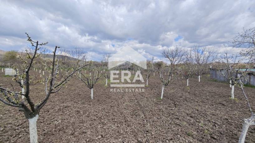 ЕРА ИмотиТе предлага за продажба Парцел - овощна градина в регулация, разположен в с. Здравец, общ. Търговище