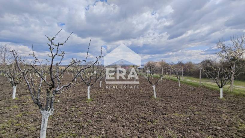 ЕРА ИмотиТе предлага за продажба Парцел - овощна градина в регулация, разположен в с. Здравец, общ. Търговище
