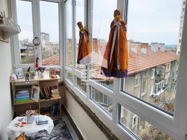 Четиристаен апартамент за продажба в Широк център, Плевен