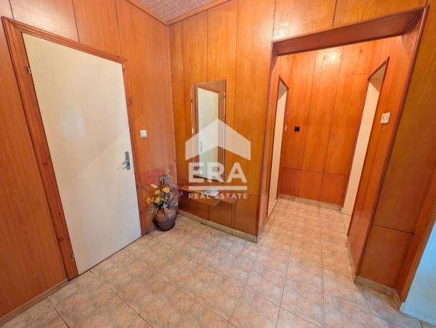 Етаж от къща с ГАРАЖ за продажба кв. Куршун чешма , гр. Шумен
