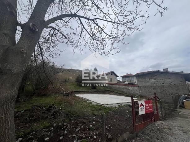 Продава се парцел в с. Мещица, обл. Перник