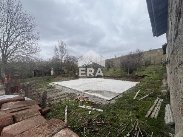 Продава се парцел в с. Мещица, обл. Перник