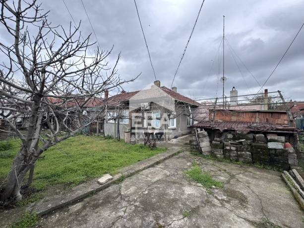 ЕКСКЛУЗИВНО! ЕРА ДРЪСТЪР предлага за продажба къща в района на "Трите бъчви" - гр. Силистра!